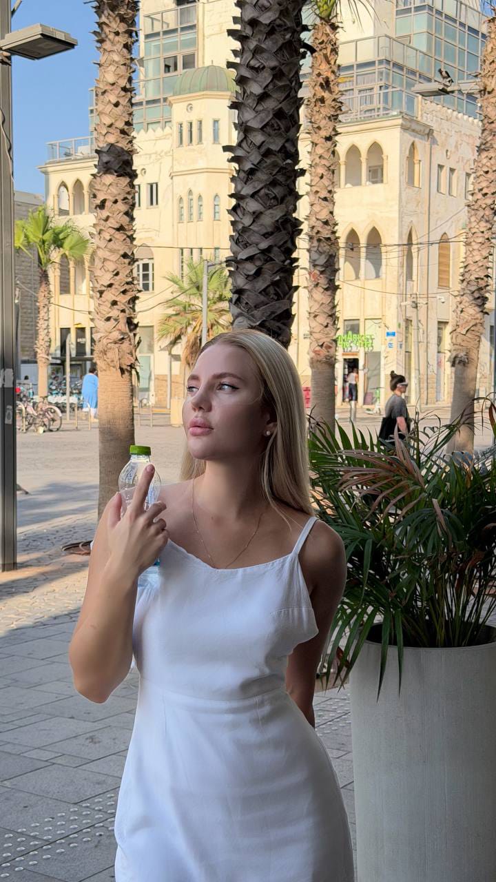 סקסית אוקראינית בת 22 – תל אביב